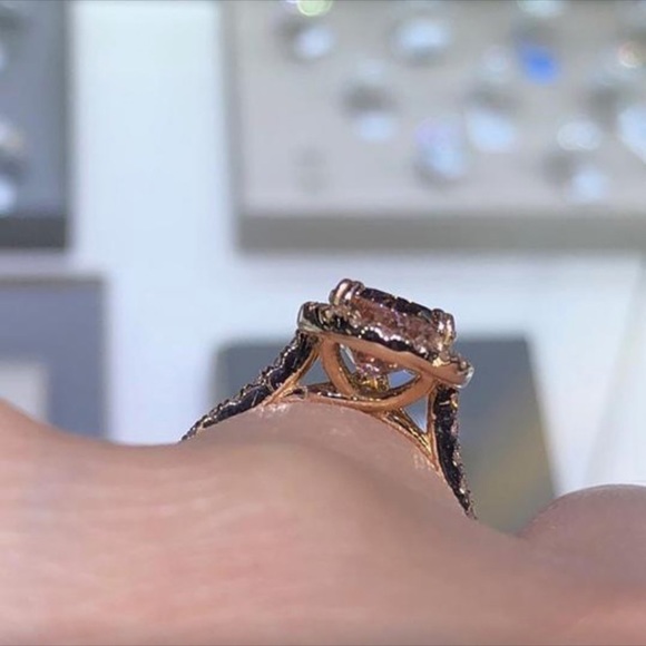 Women’s engagement wedding birthday ring - Picture 7 of 8